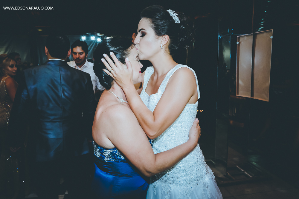  Casamento da Camila e Tiago em Joao Pinheiro MG, igreja Imaculada Conceição,  Fotografo Edson Araujo,  Recepção Sitio Rosa Mística, Maquiagem Raiane Pacheco, Buffet America Dornelas e Flores Anjos Fl