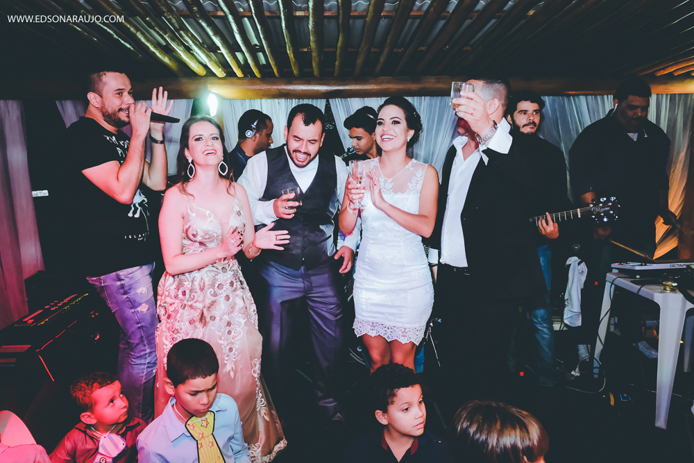  Casamento da Camila e Tiago em Joao Pinheiro MG, igreja Imaculada Conceição,  Fotografo Edson Araujo,  Recepção Sitio Rosa Mística, Maquiagem Raiane Pacheco, Buffet America Dornelas e Flores Anjos Fl