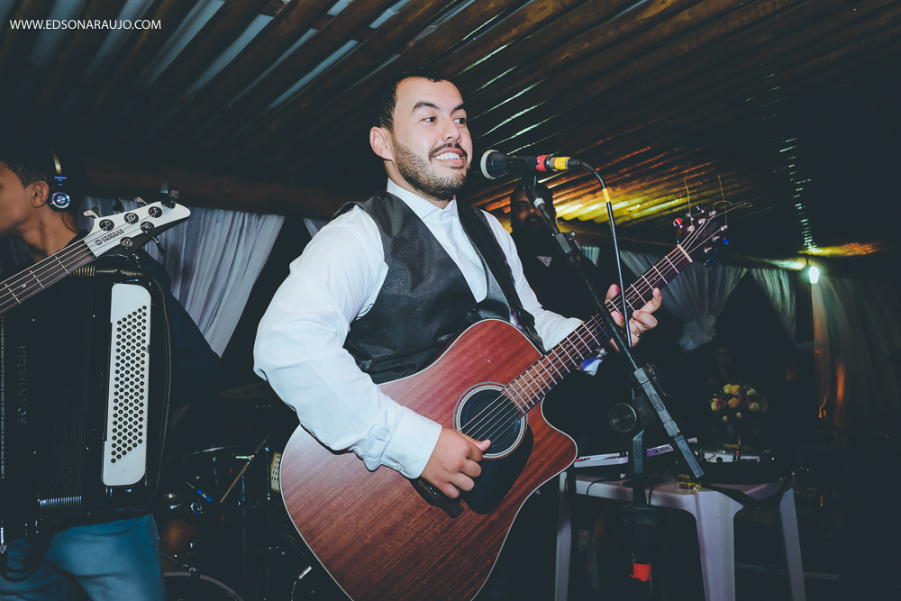  Casamento da Camila e Tiago em Joao Pinheiro MG, igreja Imaculada Conceição,  Fotografo Edson Araujo,  Recepção Sitio Rosa Mística, Maquiagem Raiane Pacheco, Buffet America Dornelas e Flores Anjos Fl