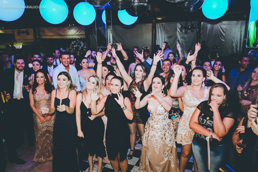  Casamento da Camila e Tiago em Joao Pinheiro MG, igreja Imaculada Conceição,  Fotografo Edson Araujo,  Recepção Sitio Rosa Mística, Maquiagem Raiane Pacheco, Buffet America Dornelas e Flores Anjos Fl