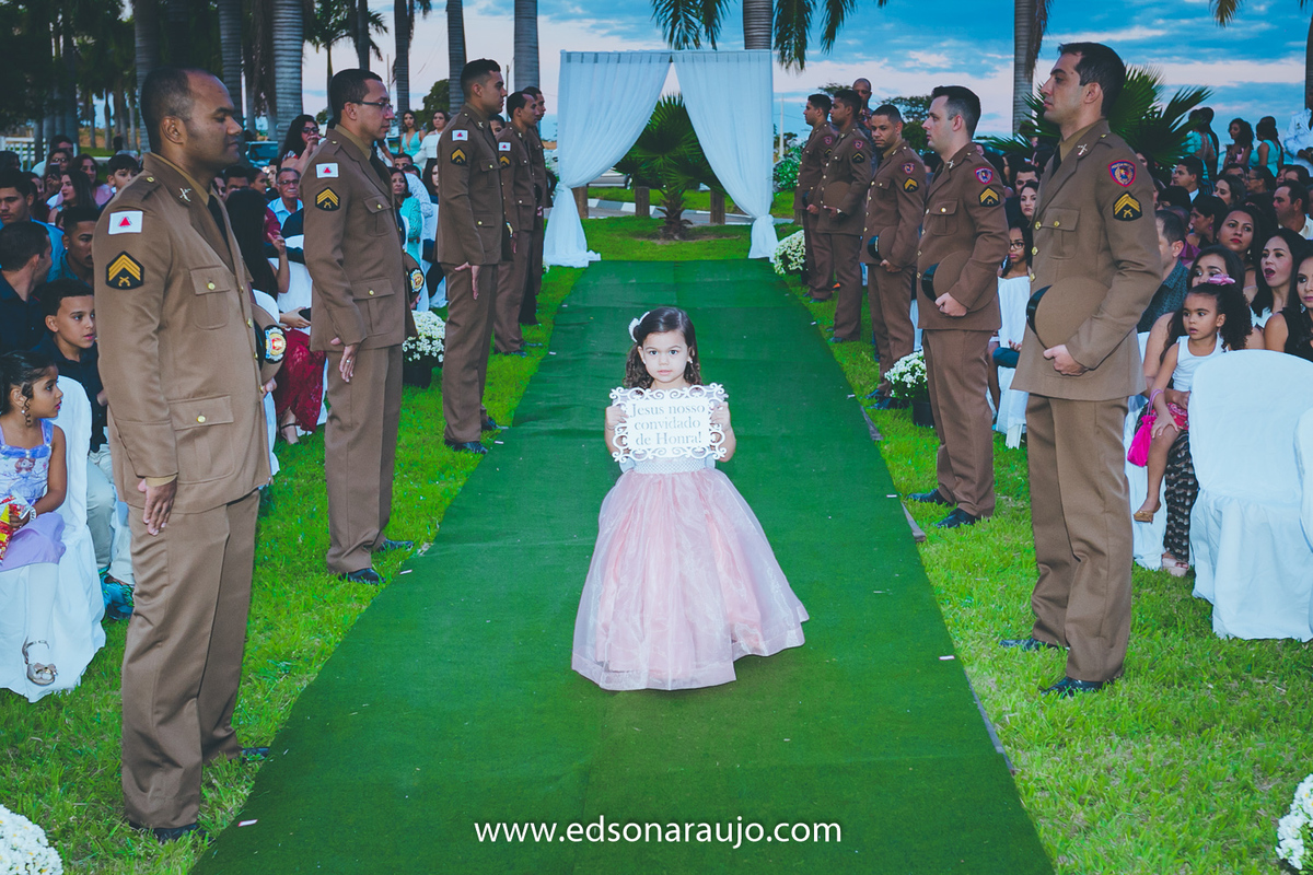 Maquiagem de noiva, maquiagem linda, Noiva JP, Luciana Braga maquiagens, Fotografo Edson Araujo, Melhor fotografo de casamentos, Casamento em JOão Pinheiro, Casamento militar