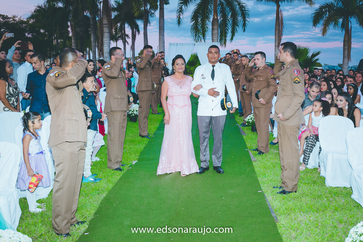 Maquiagem de noiva, maquiagem linda, Noiva JP, Luciana Braga maquiagens, Fotografo Edson Araujo, Melhor fotografo de casamentos, Casamento em JOão Pinheiro, Casamento militar