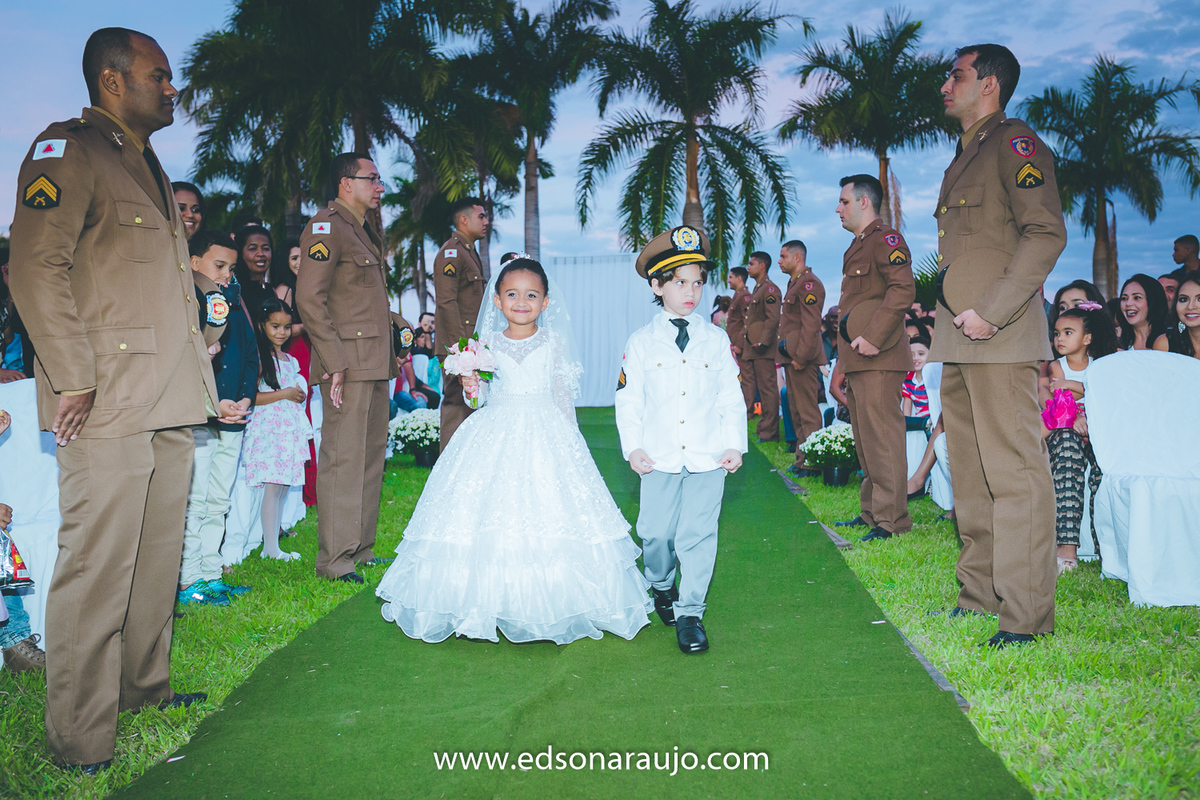 Casamento ao ar livre, Casamento militar ao ar livre, Casamento no kika, Casamento no gramado, Casamento em João Pinheiro, Edson Araujo Fotografias, Melhor fotografo.
Fotografo em JOão Pinheiro