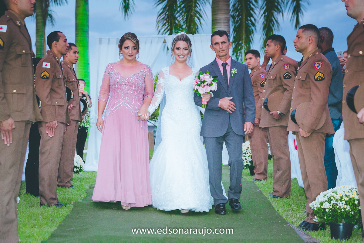Casamento ao ar livre, Casamento militar ao ar livre, Casamento no kika, Casamento no gramado, Casamento em João Pinheiro, Edson Araujo Fotografias, Melhor fotografo.
Fotografo em JOão Pinheiro