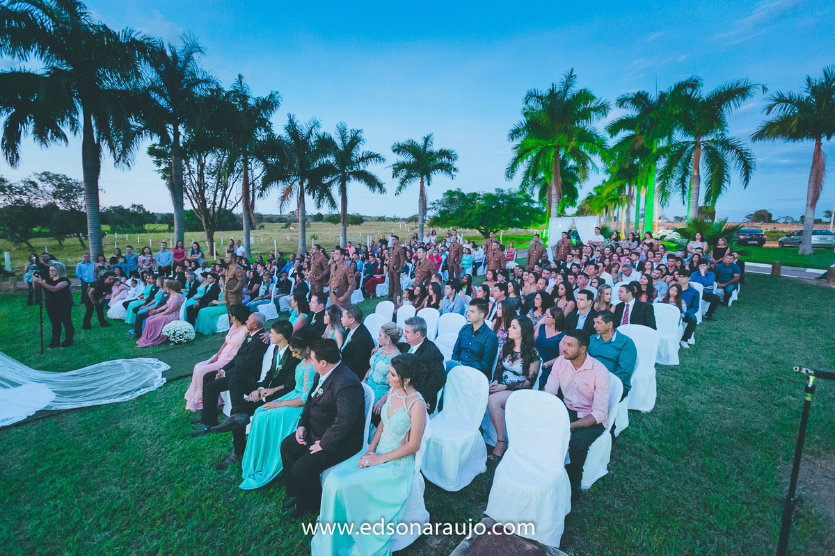 Casamento ao ar livre, Casamento militar ao ar livre, Casamento no kika, Casamento no gramado, Casamento em João Pinheiro, Edson Araujo Fotografias, Melhor fotografo.
Fotografo em JOão Pinheiro
