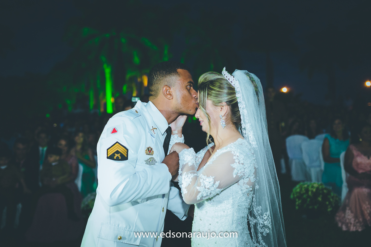 Casamento ao ar livre, Casamento militar ao ar livre, Casamento no kika, Casamento no gramado, Casamento em João Pinheiro, Edson Araujo Fotografias, Melhor fotografo.
Fotografo em JOão Pinheiro