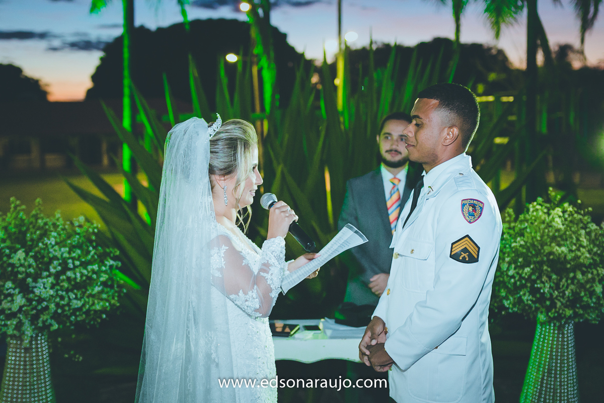 Casamento ao ar livre, Casamento militar ao ar livre, Casamento no kika, Casamento no gramado, Casamento em João Pinheiro, Edson Araujo Fotografias, Melhor fotografo.
Fotografo em JOão Pinheiro