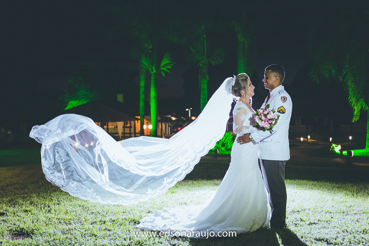 Casamento ao ar livre, Casamento militar ao ar livre, Casamento no kika, Casamento no gramado, Casamento em João Pinheiro, Edson Araujo Fotografias, Melhor fotografo.
Fotografo em JOão Pinheiro