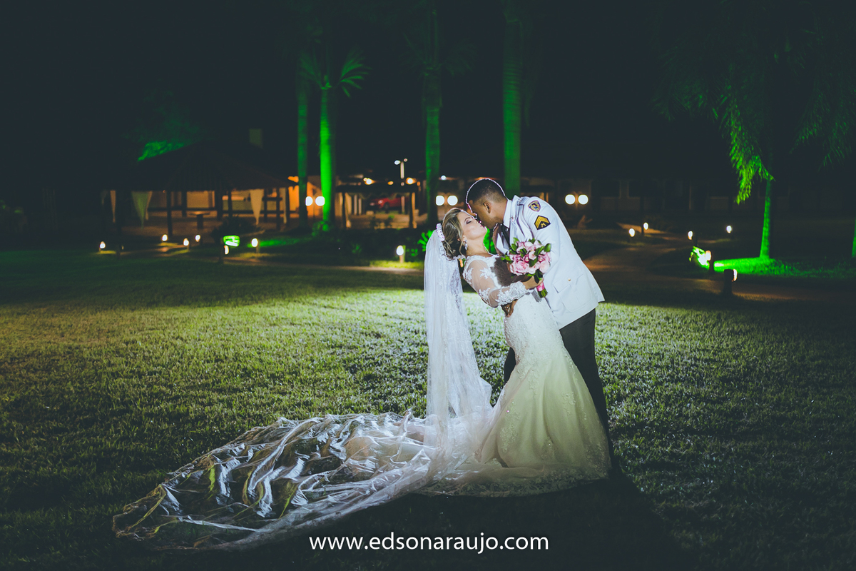 Casamento ao ar livre, Casamento militar ao ar livre, Casamento no kika, Casamento no gramado, Casamento em João Pinheiro, Edson Araujo Fotografias, Melhor fotografo.
Fotografo em JOão Pinheiro