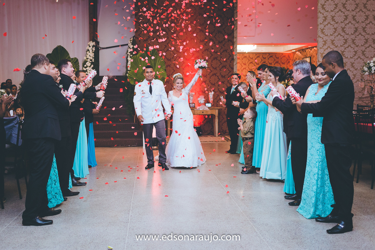 Casamento ao ar livre, Casamento militar ao ar livre, Casamento no kika, Casamento no gramado, Casamento em João Pinheiro, Edson Araujo Fotografias, Melhor fotografo.
Fotografo em JOão Pinheiro