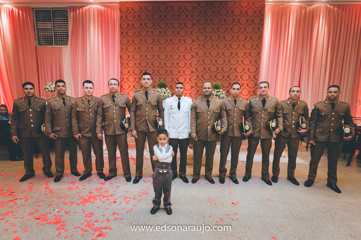 Casamento ao ar livre, Casamento militar ao ar livre, Casamento no kika, Casamento no gramado, Casamento em João Pinheiro, Edson Araujo Fotografias, Melhor fotografo.
Fotografo em JOão Pinheiro