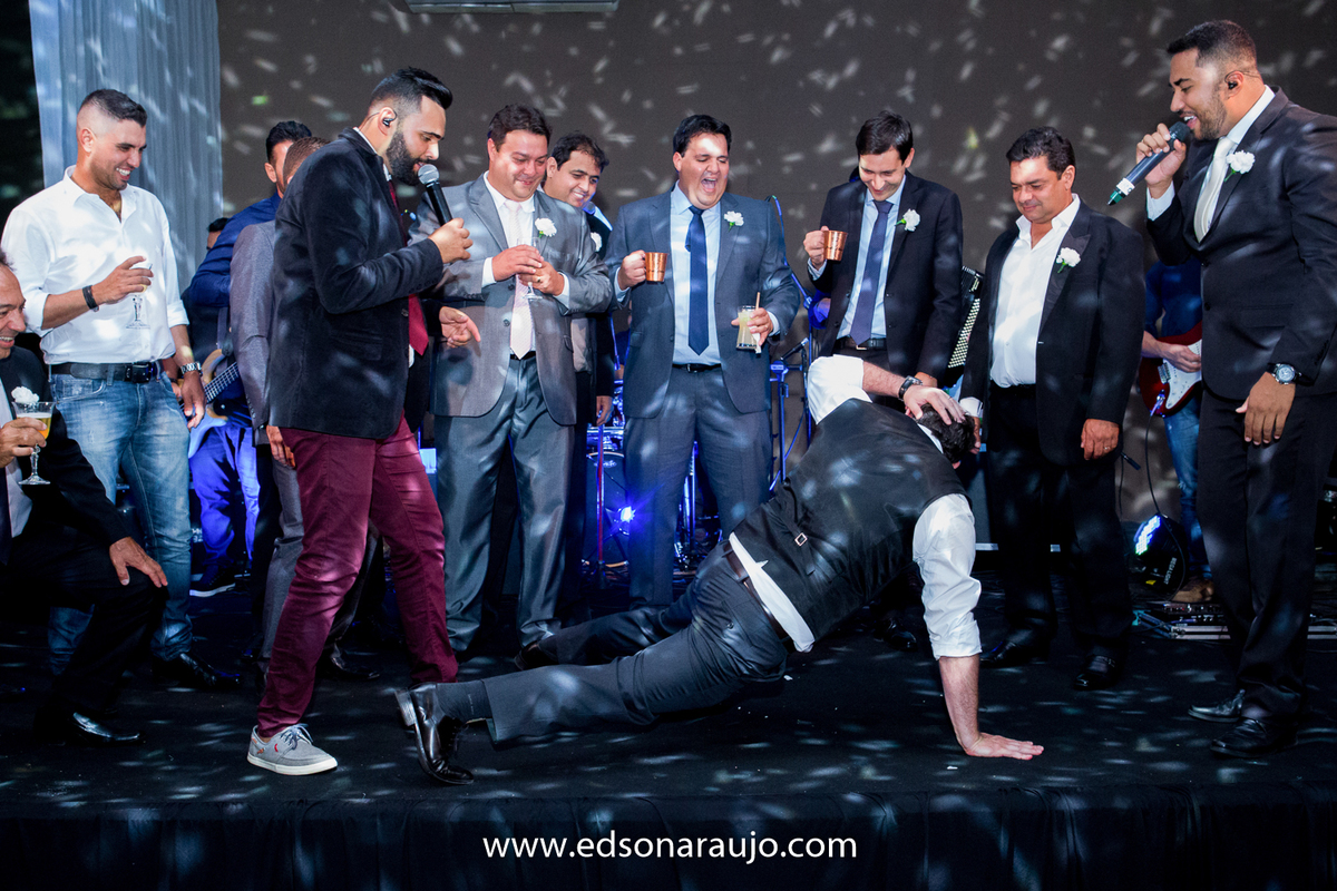 casamento da Isabella e Cilson em Patos de Minas MG.  Catedral Santo Antonio e recepção no salão de festas DB,  Cerimonial Conceito Eventos, salão de beleza  Le Salon, Vestido da noiva Fernando Peixoto, 
