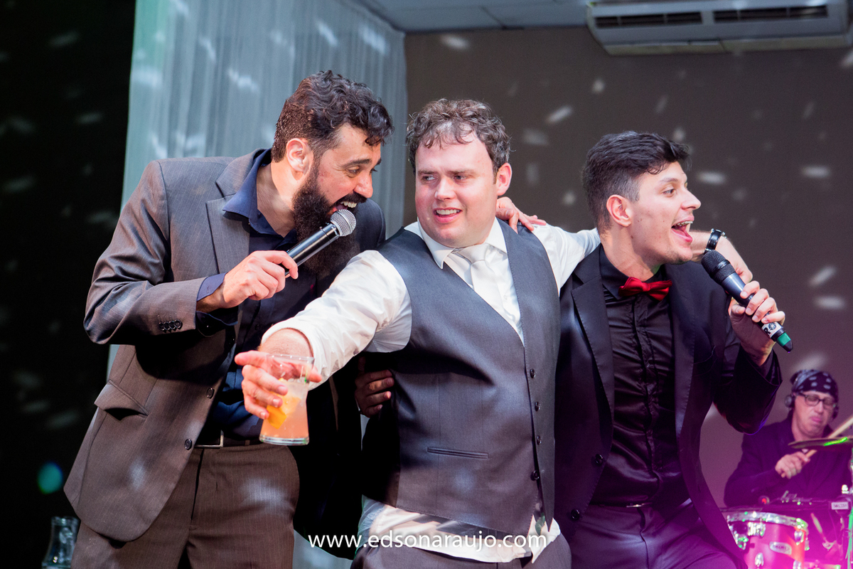 casamento da Isabella e Cilson em Patos de Minas MG.  Catedral Santo Antonio e recepção no salão de festas DB,  Cerimonial Conceito Eventos, salão de beleza  Le Salon, Vestido da noiva Fernando Peixoto, 
