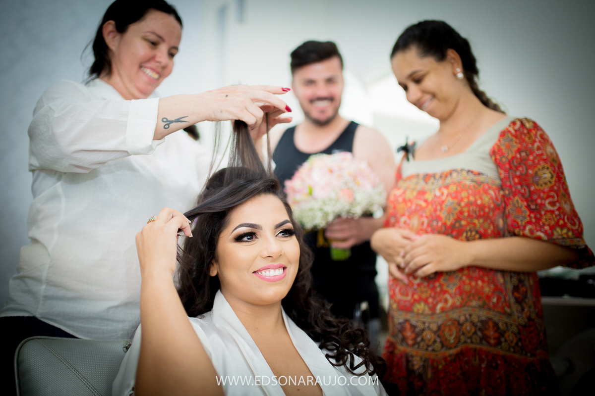 Casamento da Carol e Paulo Jr. em Lagoa Grande - MG. Igreja Matriz São Sebastião, Fotografo Edson Araujo, Cerimonial Conceito Eventos, Decoracao Neimar Decoracoes, Produção da noiva: Sinara Moreira. Melhor Fotografo Lagoa Grande.