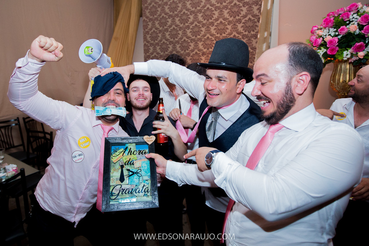 Casamento da Carol e Paulo Jr. em Lagoa Grande - MG. Igreja Matriz São Sebastião, Fotografo Edson Araujo, Cerimonial Conceito Eventos, Decoracao Neimar Decoracoes, Produção da noiva: Sinara Moreira. Melhor Fotografo Lagoa Grande.