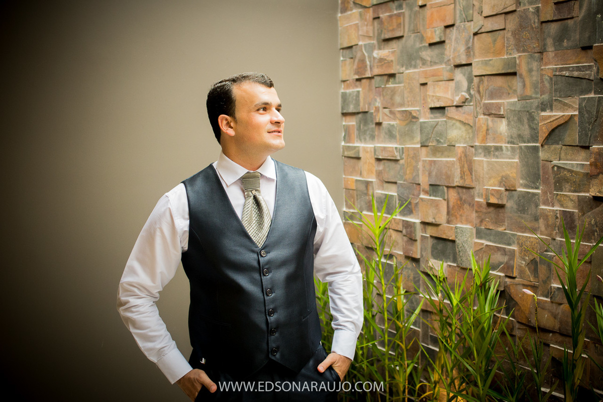 Casamento da Carol e Paulo Jr. em Lagoa Grande - MG. Igreja Matriz São Sebastião, Fotografo Edson Araujo, Cerimonial Conceito Eventos, Decoracao Neimar Decoracoes, Produção da noiva: Sinara Moreira. Melhor Fotografo Lagoa Grande.