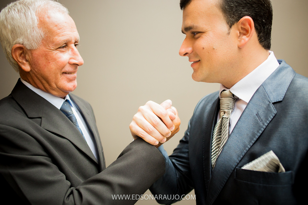 Casamento da Carol e Paulo Jr. em Lagoa Grande - MG. Igreja Matriz São Sebastião, Fotografo Edson Araujo, Cerimonial Conceito Eventos, Decoracao Neimar Decoracoes, Produção da noiva: Sinara Moreira. Melhor Fotografo Lagoa Grande.