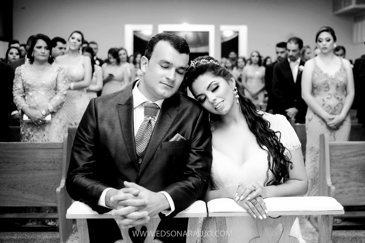 Casamento da Carol e Paulo Jr. em Lagoa Grande - MG. Igreja Matriz São Sebastião, Fotografo Edson Araujo, Cerimonial Conceito Eventos, Decoracao Neimar Decoracoes, Produção da noiva: Sinara Moreira. Melhor Fotografo Lagoa Grande.