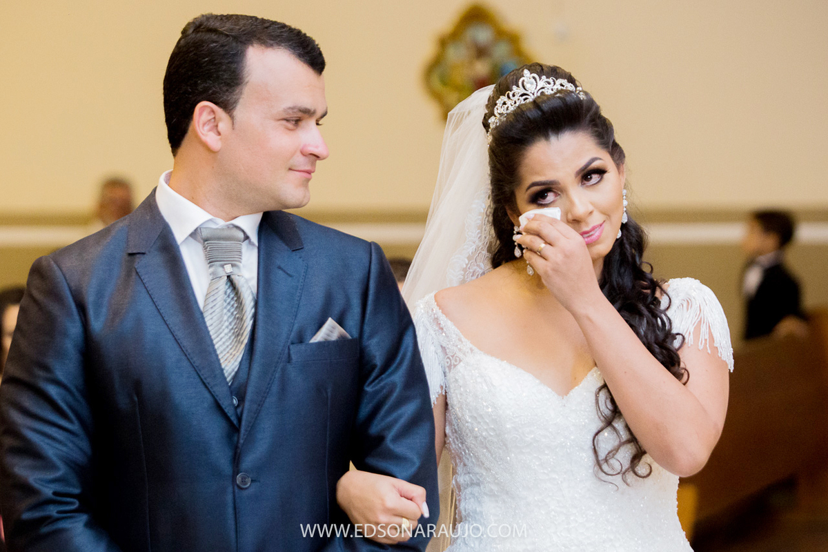 Casamento da Carol e Paulo Jr. em Lagoa Grande - MG. Igreja Matriz São Sebastião, Fotografo Edson Araujo, Cerimonial Conceito Eventos, Decoracao Neimar Decoracoes, Produção da noiva: Sinara Moreira. Melhor Fotografo Lagoa Grande.
