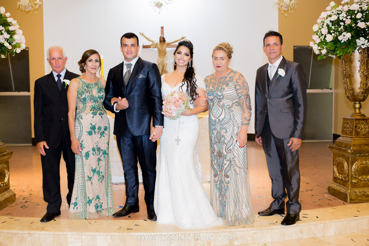 Casamento da Carol e Paulo Jr. em Lagoa Grande - MG. Igreja Matriz São Sebastião, Fotografo Edson Araujo, Cerimonial Conceito Eventos, Decoracao Neimar Decoracoes, Produção da noiva: Sinara Moreira. Melhor Fotografo Lagoa Grande.
