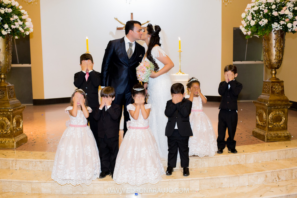 Casamento da Carol e Paulo Jr. em Lagoa Grande - MG. Igreja Matriz São Sebastião, Fotografo Edson Araujo, Cerimonial Conceito Eventos, Decoracao Neimar Decoracoes, Produção da noiva: Sinara Moreira. Melhor Fotografo Lagoa Grande.