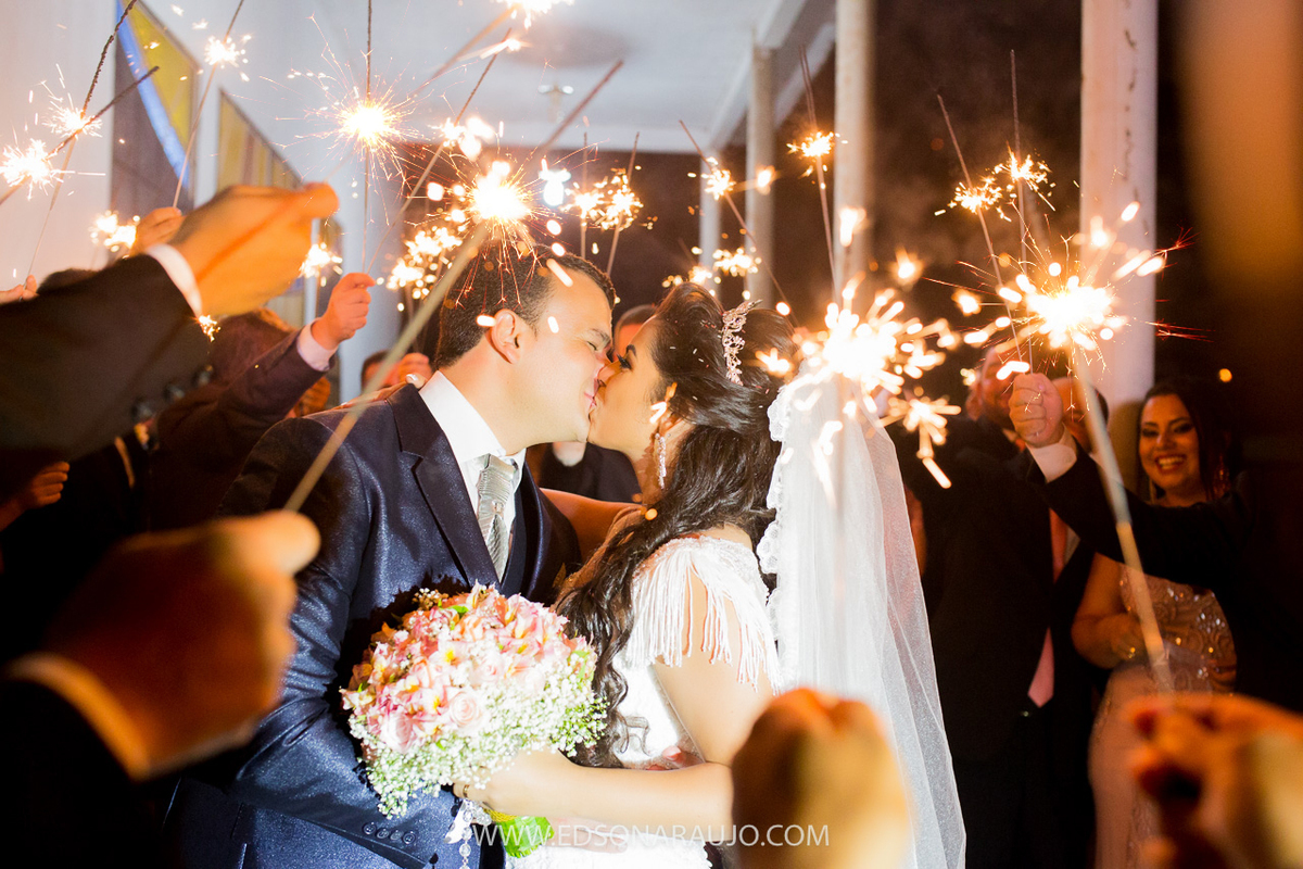 Casamento da Carol e Paulo Jr. em Lagoa Grande - MG. Igreja Matriz São Sebastião, Fotografo Edson Araujo, Cerimonial Conceito Eventos, Decoracao Neimar Decoracoes, Produção da noiva: Sinara Moreira. Melhor Fotografo Lagoa Grande.