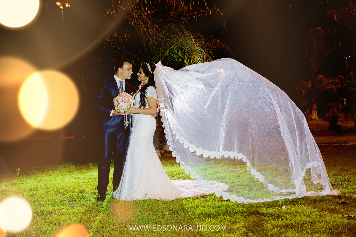 Casamento da Carol e Paulo Jr. em Lagoa Grande - MG. Igreja Matriz São Sebastião, Fotografo Edson Araujo, Cerimonial Conceito Eventos, Decoracao Neimar Decoracoes, Produção da noiva: Sinara Moreira. Melhor Fotografo Lagoa Grande.