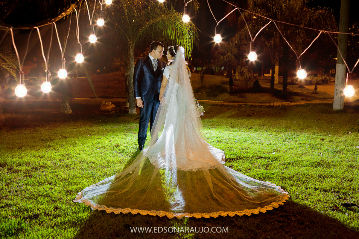 Casamento da Carol e Paulo Jr. em Lagoa Grande - MG. Igreja Matriz São Sebastião, Fotografo Edson Araujo, Cerimonial Conceito Eventos, Decoracao Neimar Decoracoes, Produção da noiva: Sinara Moreira. Melhor Fotografo Lagoa Grande.