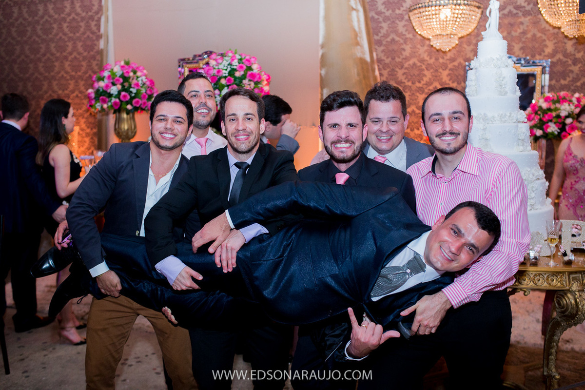 Casamento da Carol e Paulo Jr. em Lagoa Grande - MG. Igreja Matriz São Sebastião, Fotografo Edson Araujo, Cerimonial Conceito Eventos, Decoracao Neimar Decoracoes, Produção da noiva: Sinara Moreira. Melhor Fotografo Lagoa Grande.