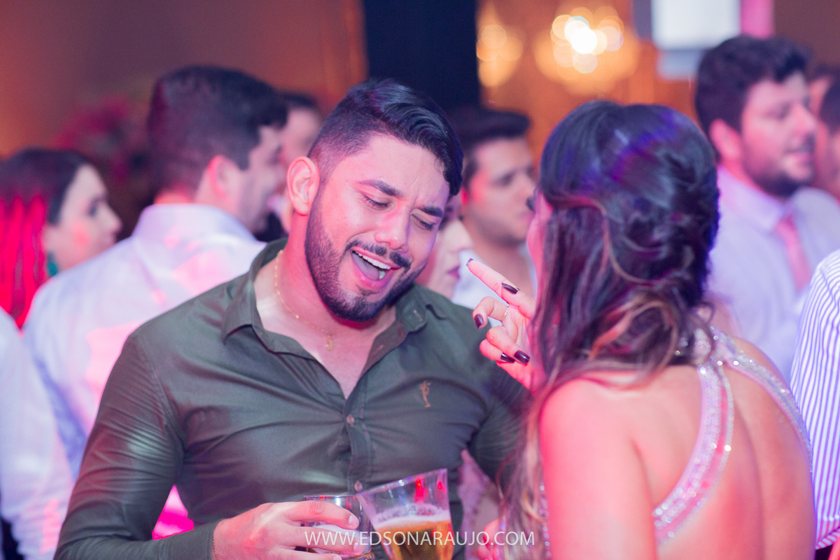 Casamento da Carol e Paulo Jr. em Lagoa Grande - MG. Igreja Matriz São Sebastião, Fotografo Edson Araujo, Cerimonial Conceito Eventos, Decoracao Neimar Decoracoes, Produção da noiva: Sinara Moreira. Melhor Fotografo Lagoa Grande.