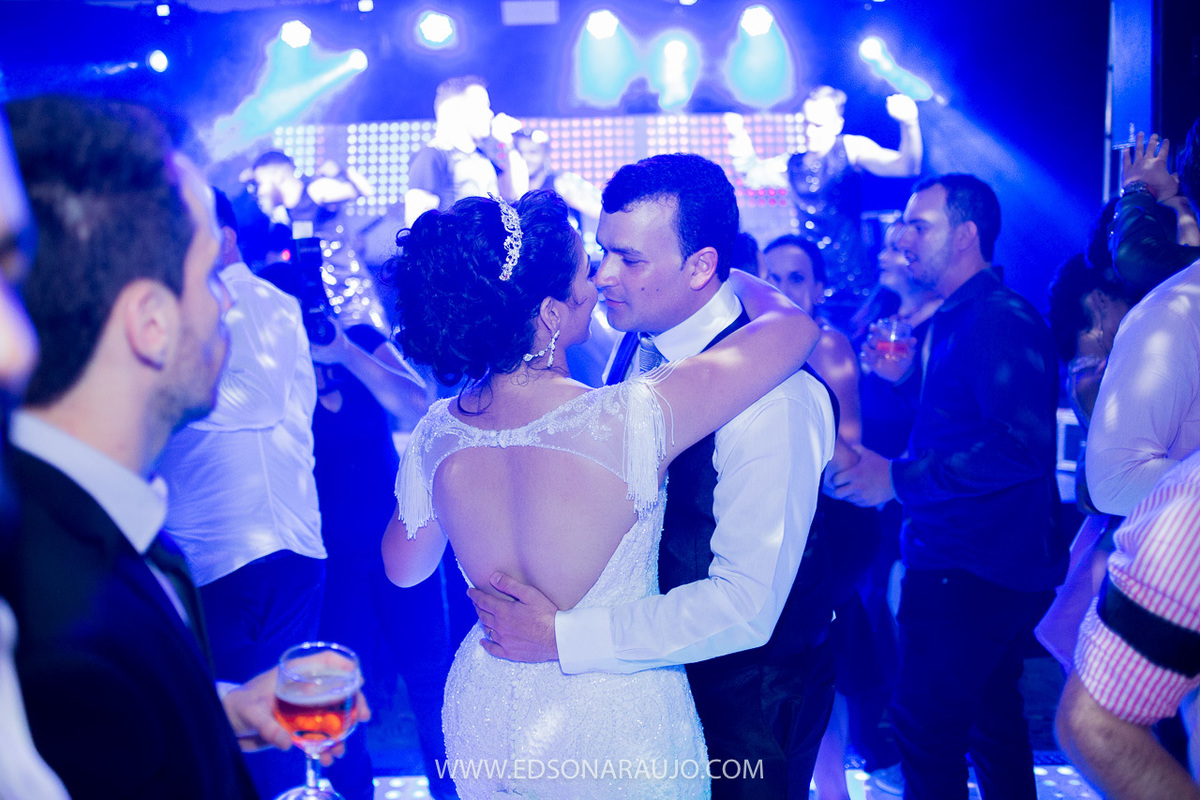 Casamento da Carol e Paulo Jr. em Lagoa Grande - MG. Igreja Matriz São Sebastião, Fotografo Edson Araujo, Cerimonial Conceito Eventos, Decoracao Neimar Decoracoes, Produção da noiva: Sinara Moreira. Melhor Fotografo Lagoa Grande.