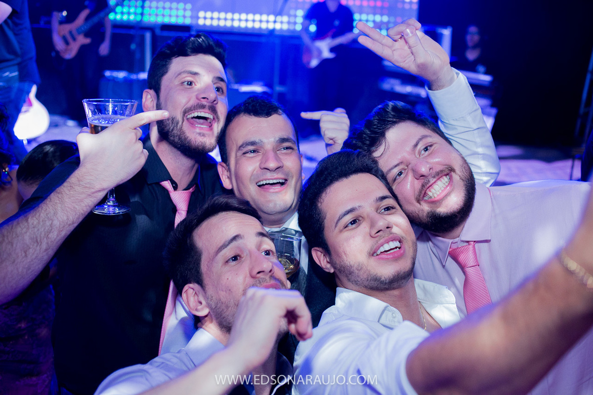 Casamento da Carol e Paulo Jr. em Lagoa Grande - MG. Igreja Matriz São Sebastião, Fotografo Edson Araujo, Cerimonial Conceito Eventos, Decoracao Neimar Decoracoes, Produção da noiva: Sinara Moreira. Melhor Fotografo Lagoa Grande.