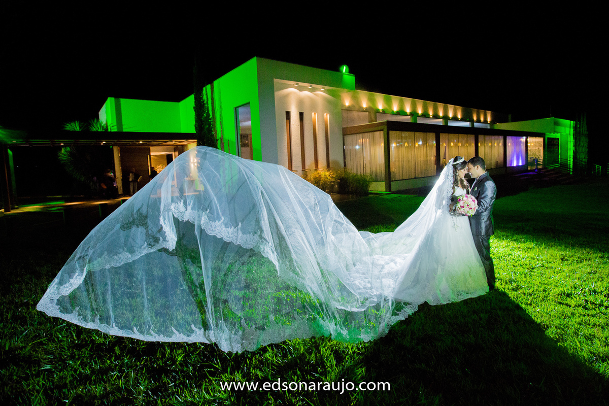 Casamento da Clezia e Neviton em João Pinheiro MG, Igreja São Cristovao, Recepção Riviera, Sitio do Kika, Fotografo Edson Araujo Fotografias, 
Maquiagem, Luciana Braga, Santinhus Bebidas e festas
