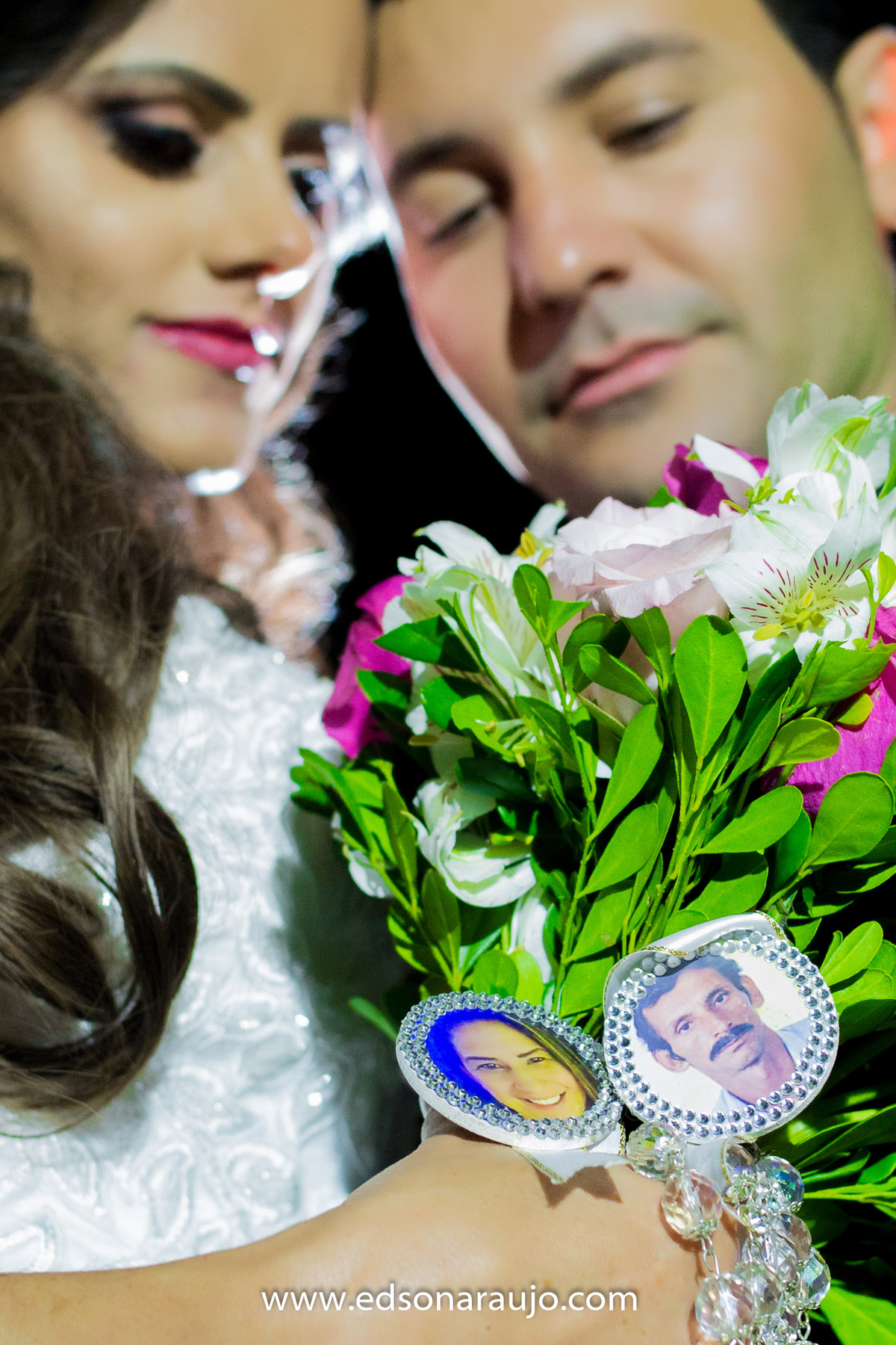 Casamento da Clezia e Neviton em João Pinheiro MG, Igreja São Cristovao, Recepção Riviera, Sitio do Kika, Fotografo Edson Araujo Fotografias, 
Maquiagem, Luciana Braga, Santinhus Bebidas e festas