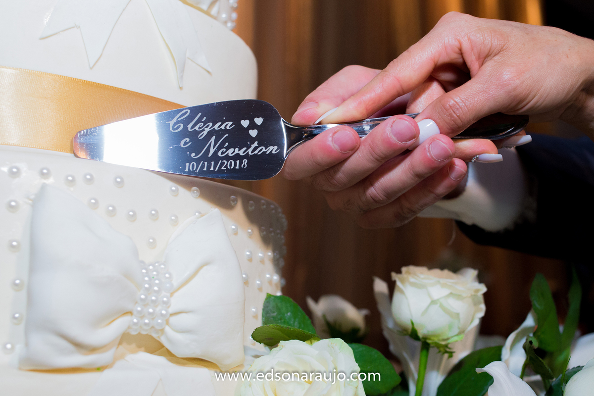 Casamento da Clezia e Neviton em João Pinheiro MG, Igreja São Cristovao, Recepção Riviera, Sitio do Kika, Fotografo Edson Araujo Fotografias, 
Maquiagem, Luciana Braga, Santinhus Bebidas e festasCasamento da Clezia e Neviton em João Pinheiro MG, Igreja Sã