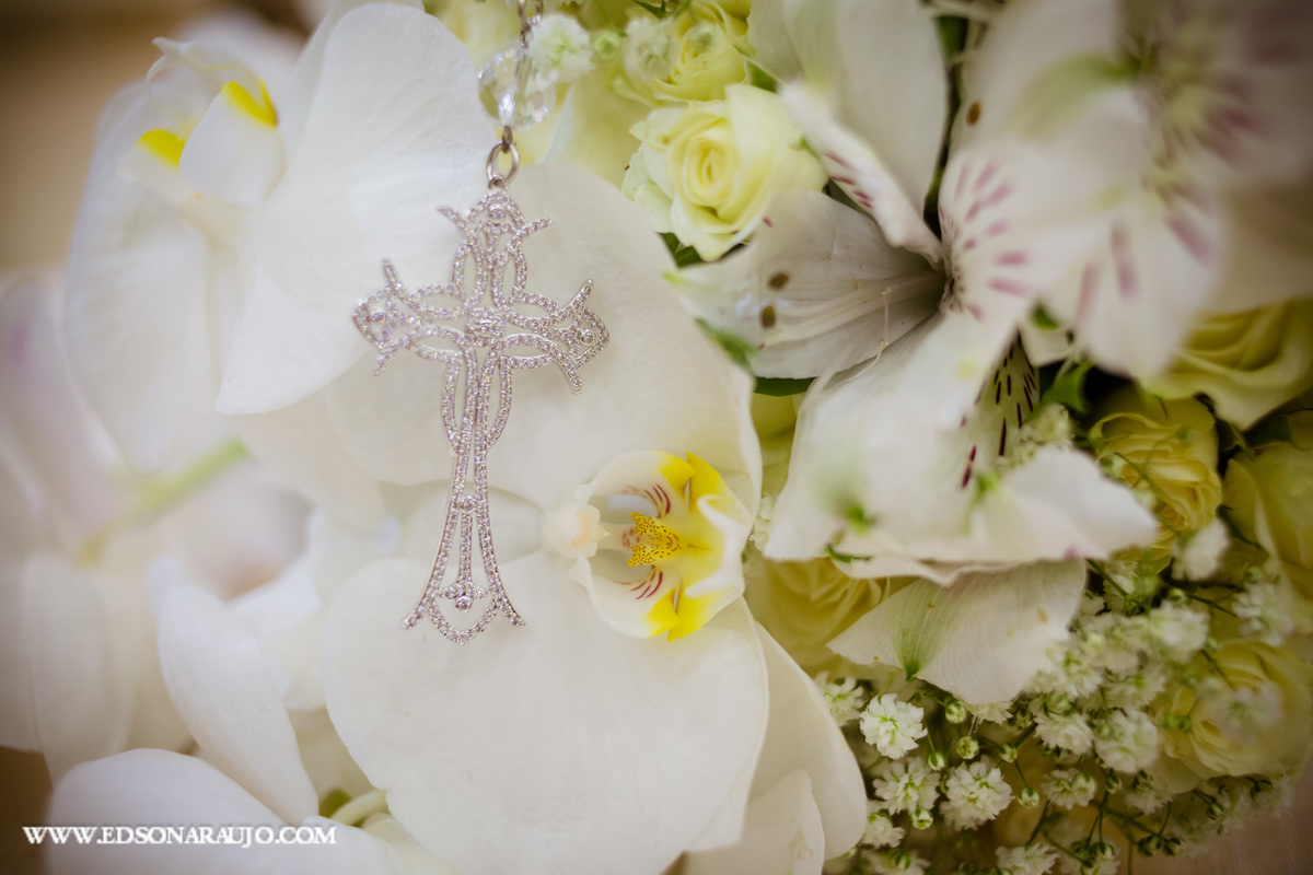 Casamento da Carol e Gledson, Igreja do Rosario em Patos de Minas MG, recepção no salão de festas do House Fest. Fotografo Edson Araujo fotografias, fotógrafo em Patos de Minas e região, Cerimonial Conceito Eventos, Barbara maquiagens, Faelo Filmes