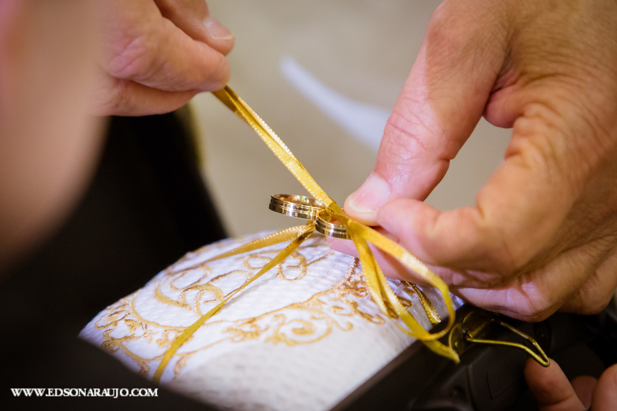 Casamento da Carol e Gledson, Igreja do Rosario em Patos de Minas MG, recepção no salão de festas do House Fest. Fotografo Edson Araujo fotografias, fotógrafo em Patos de Minas e região, Cerimonial Conceito Eventos, Barbara maquiagens, Faelo Filmes