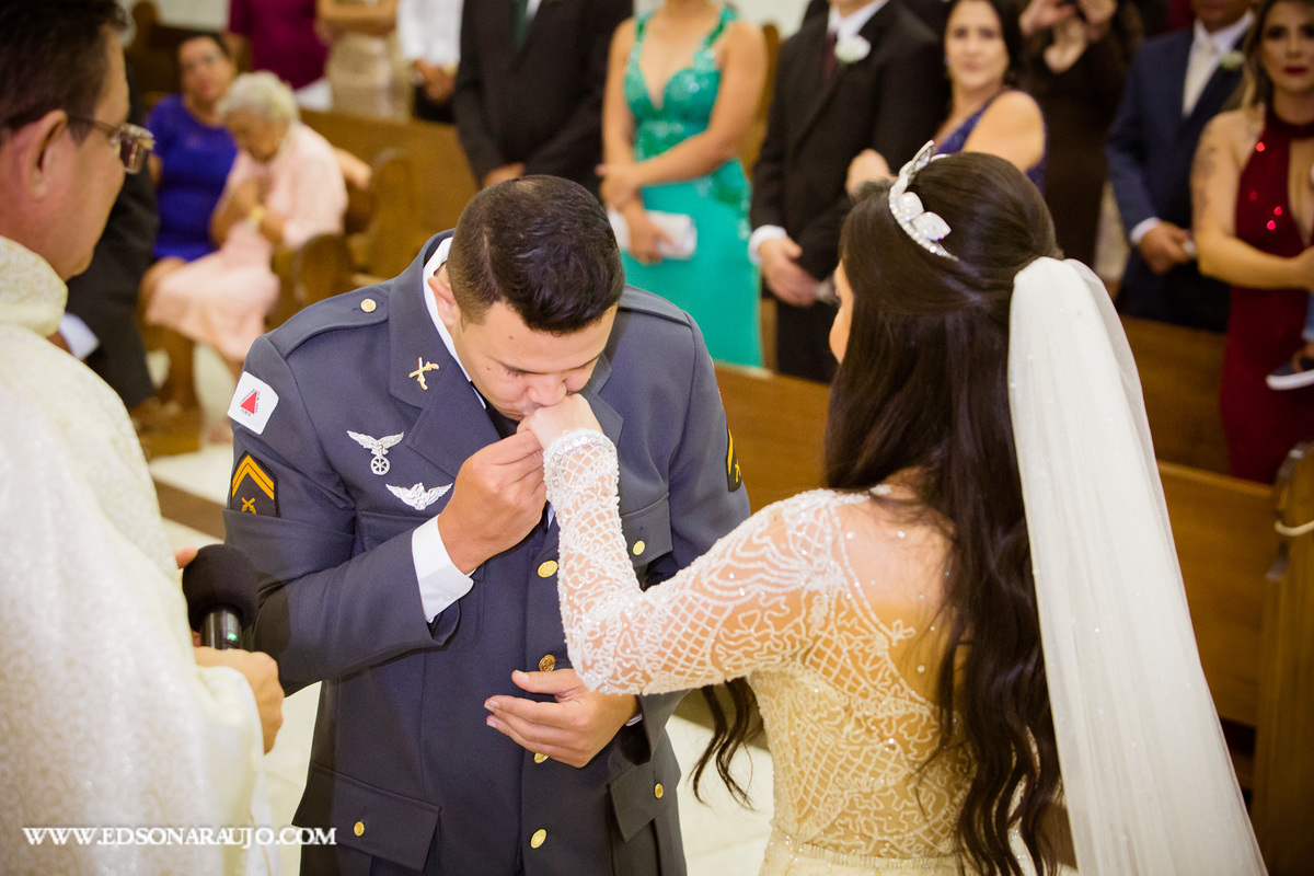 Casamento da Carol e Gledson, Igreja do Rosario em Patos de Minas MG, recepção no salão de festas do House Fest. Fotografo Edson Araujo fotografias, fotógrafo em Patos de Minas e região, Cerimonial Conceito Eventos, Barbara maquiagens, Faelo Filmes