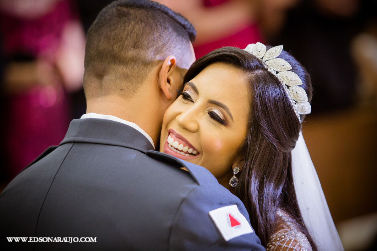 Casamento da Carol e Gledson, Igreja do Rosario em Patos de Minas MG, recepção no salão de festas do House Fest. Fotografo Edson Araujo fotografias, fotógrafo em Patos de Minas e região, Cerimonial Conceito Eventos, Barbara maquiagens, Faelo Filmes