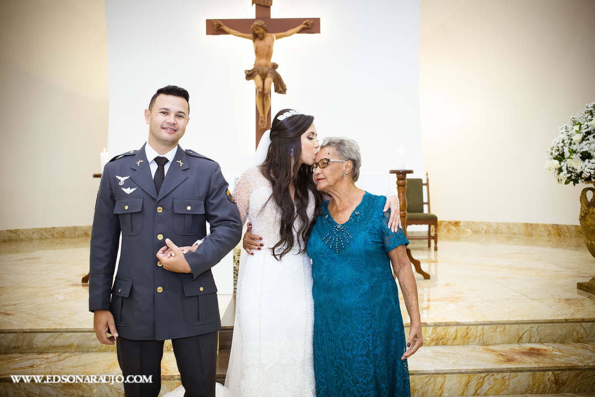 Casamento da Carol e Gledson, Igreja do Rosario em Patos de Minas MG, recepção no salão de festas do House Fest. Fotografo Edson Araujo fotografias, fotógrafo em Patos de Minas e região, Cerimonial Conceito Eventos, Barbara maquiagens, Faelo Filmes