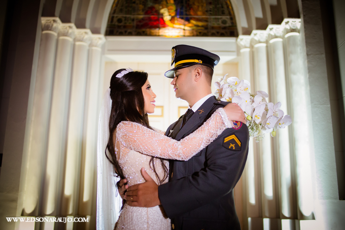 Casamento da Carol e Gledson, Igreja do Rosario em Patos de Minas MG, recepção no salão de festas do House Fest. Fotografo Edson Araujo fotografias, fotógrafo em Patos de Minas e região, Cerimonial Conceito Eventos, Barbara maquiagens, Faelo Filmes