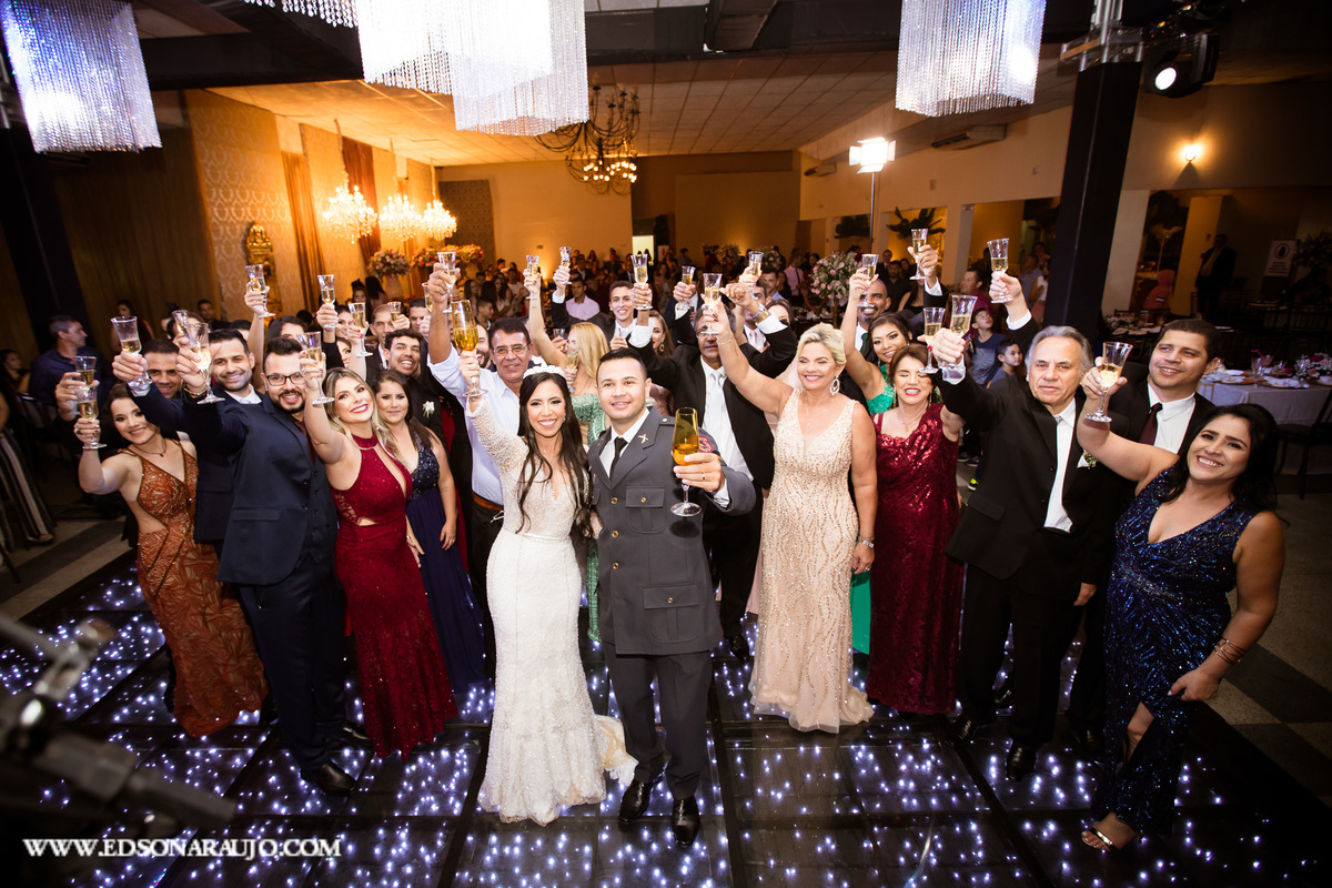 Casamento da Carol e Gledson, Igreja do Rosario em Patos de Minas MG, recepção no salão de festas do House Fest. Fotografo Edson Araujo fotografias, fotógrafo em Patos de Minas e região, Cerimonial Conceito Eventos, Barbara maquiagens, Faelo Filmes