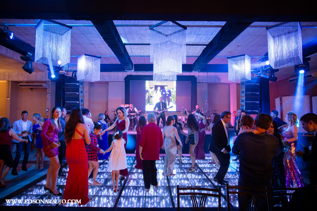 Casamento da Carol e Gledson, Igreja do Rosario em Patos de Minas MG, recepção no salão de festas do House Fest. Fotografo Edson Araujo fotografias, fotógrafo em Patos de Minas e região, Cerimonial Conceito Eventos, Barbara maquiagens, Faelo Filmes