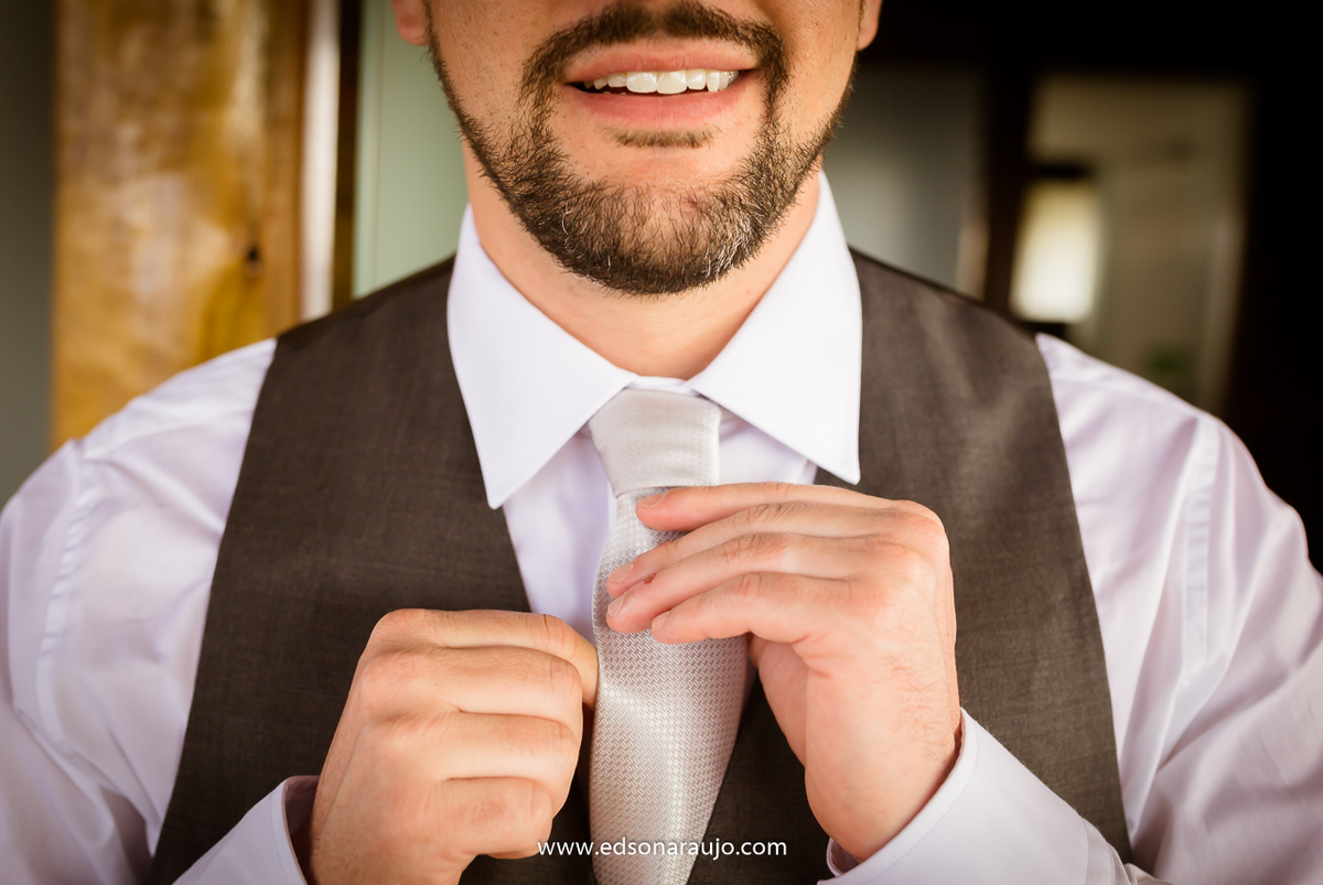 Casamento da Fabiola e Henrique em Patos de Minas MG.  Sitio toe do jo, casamento lindo ao ar livre em patos de minas, casamento ao por do sol, com o melhor fotografo de casamentos edson araujo, barbara maquiagens, nice, toe do jo 