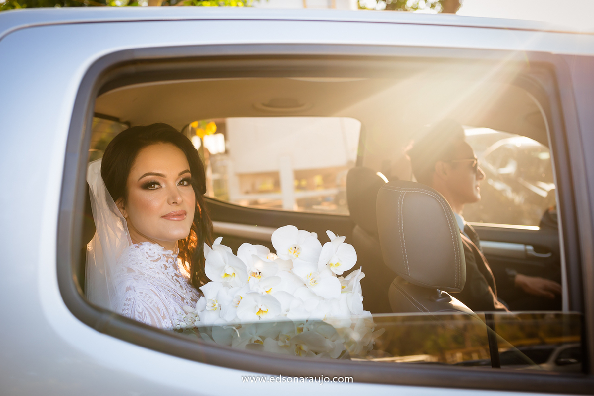 Casamento da Fabiola e Henrique em Patos de Minas MG.  Sitio toe do jo, casamento lindo ao ar livre em patos de minas, casamento ao por do sol, com o melhor fotografo de casamentos edson araujo, barbara maquiagens, nice, toe do jo 