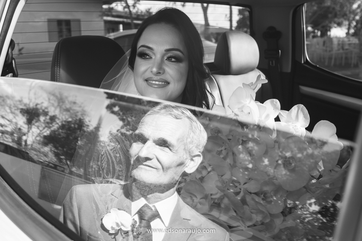 Casamento da Fabiola e Henrique em Patos de Minas MG.  Sitio toe do jo, casamento lindo ao ar livre em patos de minas, casamento ao por do sol, com o melhor fotografo de casamentos edson araujo, barbara maquiagens, nice, toe do jo 