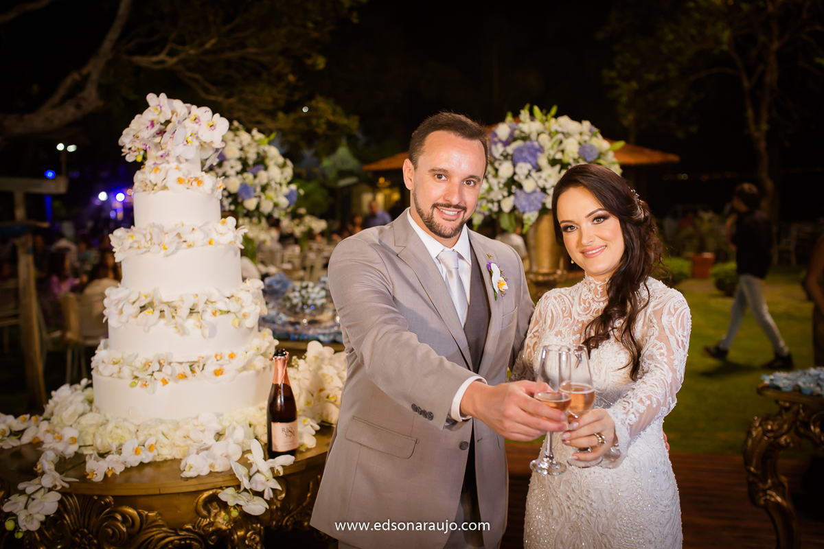 Casamento_da_Fabiola_e_Henrique_em_Patos_de_Minas_MG._Sitio_toe_do_jo,_casamento_lindo_ao_ar_livre_em_patos_de_minas,_casamento_ao_por_do_sol,_com_o_melhor_fotografo_de_casamentos_edson araujo,_barbara_maquiagens,_nice,_toe_do_jo 