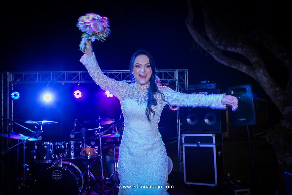 Casamento_da_Fabiola_e_Henrique_em_Patos_de_Minas_MG._Sitio_toe_do_jo,_casamento_lindo_ao_ar_livre_em_patos_de_minas,_casamento_ao_por_do_sol,_com_o_melhor_fotografo_de_casamentos_edson araujo,_barbara_maquiagens,_nice,_toe_do_jo 