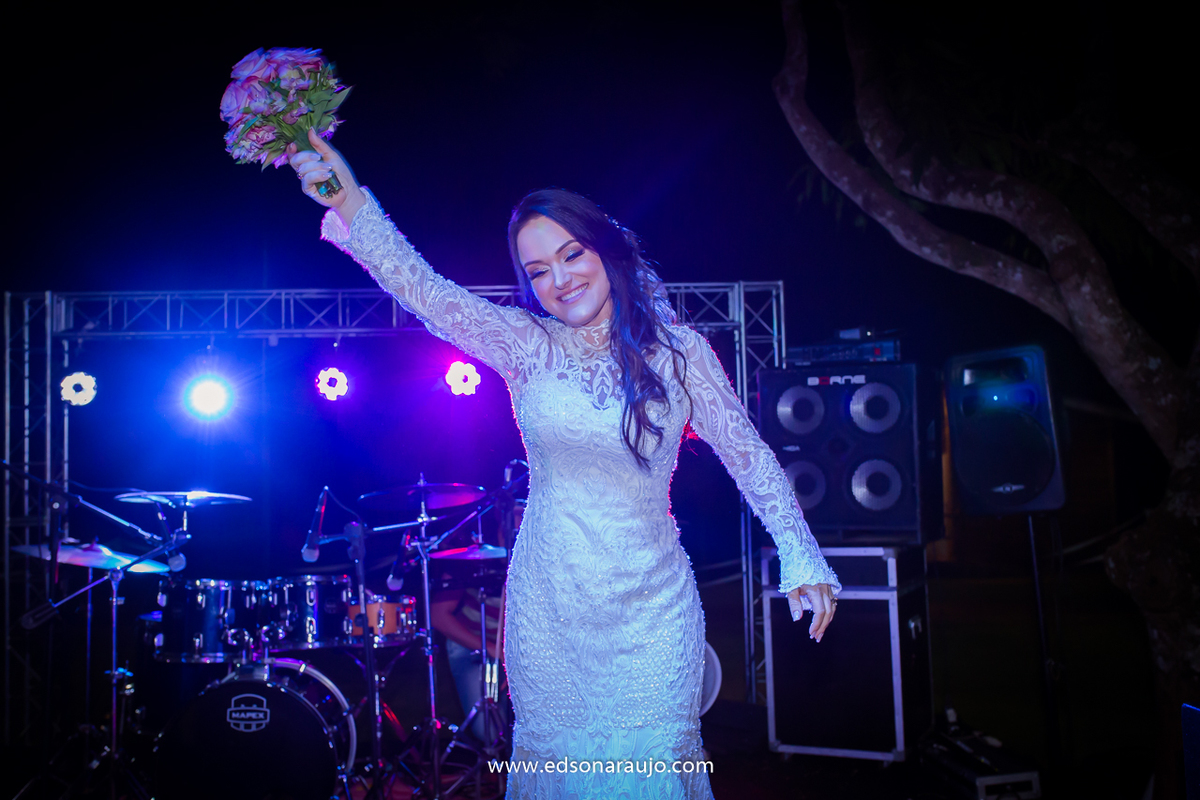 Casamento_da_Fabiola_e_Henrique_em_Patos_de_Minas_MG._Sitio_toe_do_jo,_casamento_lindo_ao_ar_livre_em_patos_de_minas,_casamento_ao_por_do_sol,_com_o_melhor_fotografo_de_casamentos_edson araujo,_barbara_maquiagens,_nice,_toe_do_jo 