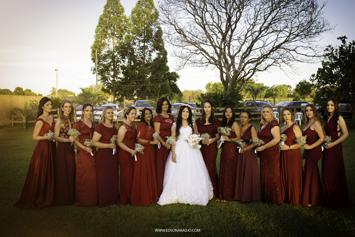 Casamento lindo no campo da Marlei e Jose Mario em Lagoa Grande em MG, Casamento ao por do sol, casamento no gramado, edson araujo fotografias, melhor fotografo de patos de minas e regiao, melhor fotografo de casamentos.
